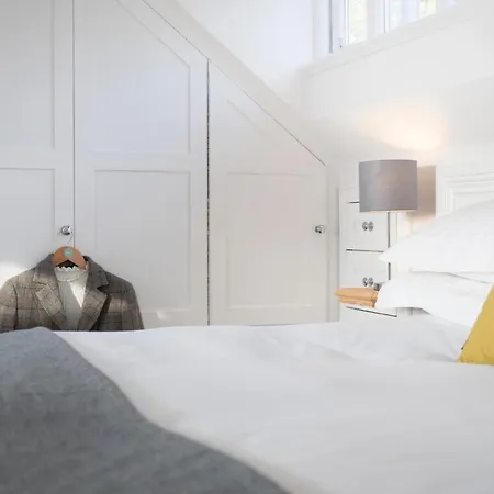 The Sanctuary With Stunning Lake Views Bowness-on-Windermere